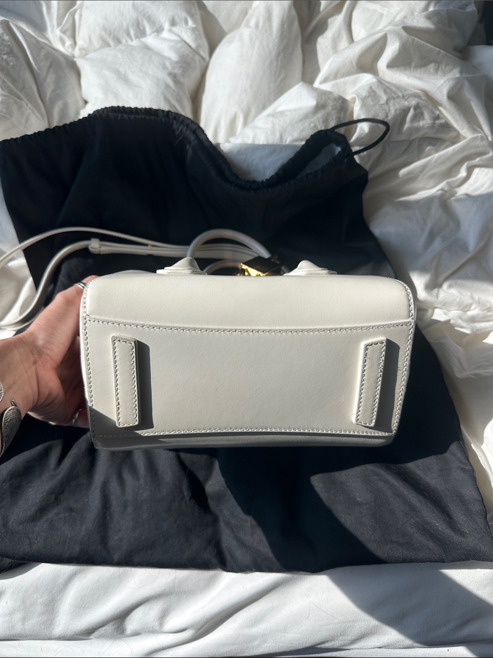 White Leather Givenchy Antigona handbag - Picture 3 of 6